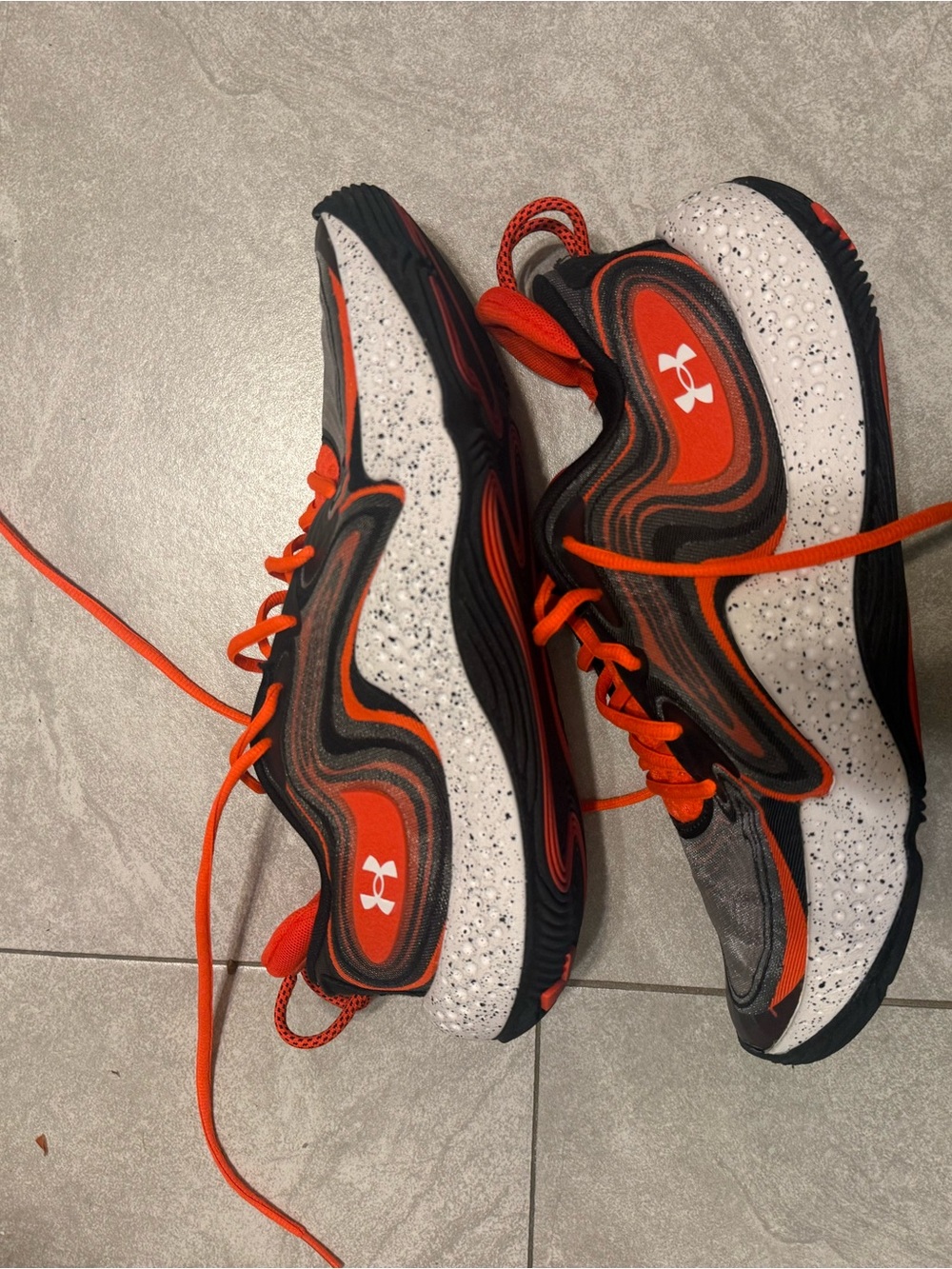 Under Armour spawn 5 Orange and Black Wave-Pattern Sneakers